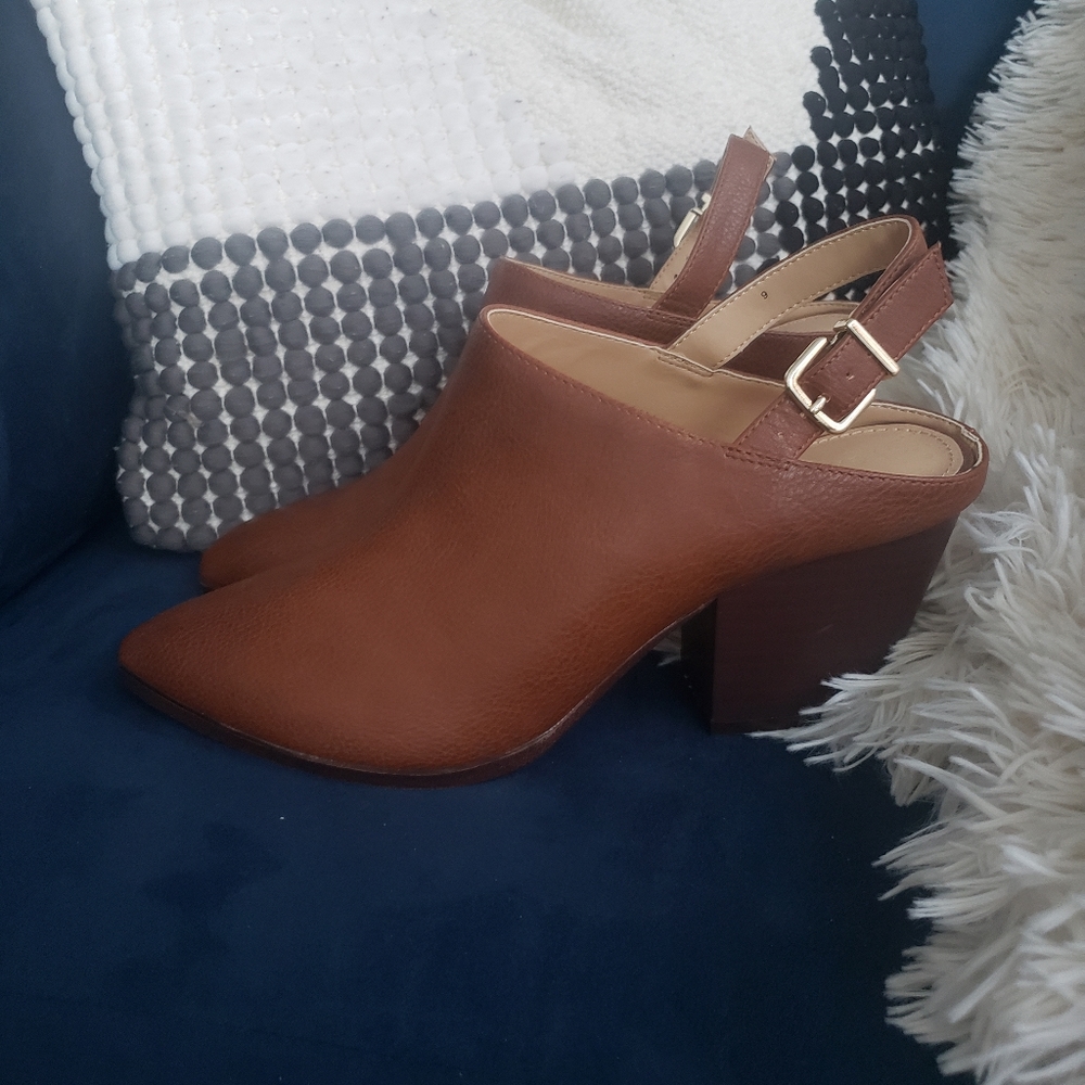 NWOT Express Slingback Mule Booties